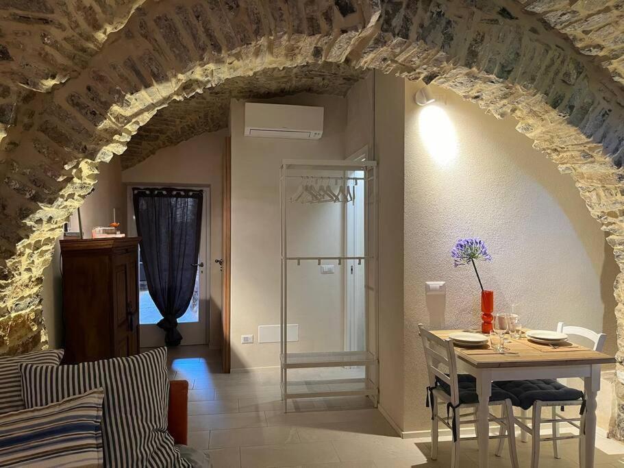 Studio Pietra E Charme Diano San Pietro Εξωτερικό φωτογραφία